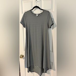 LAST CHANCE! LuLaRoe Grey & Cream Medium Carley High Low Dress